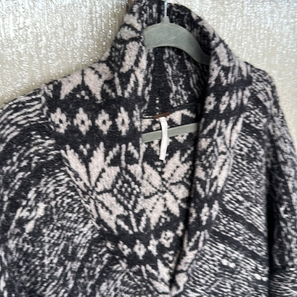 Free People front button Faire Isle Cardigan in size Med. - Picture 5 of 12